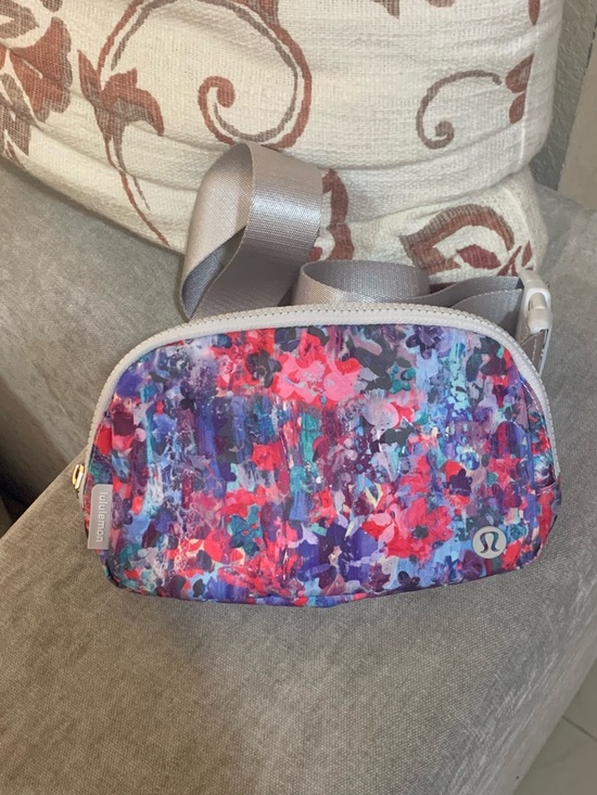 lululemon athletica Handbags - Lululemon Belt Bag
